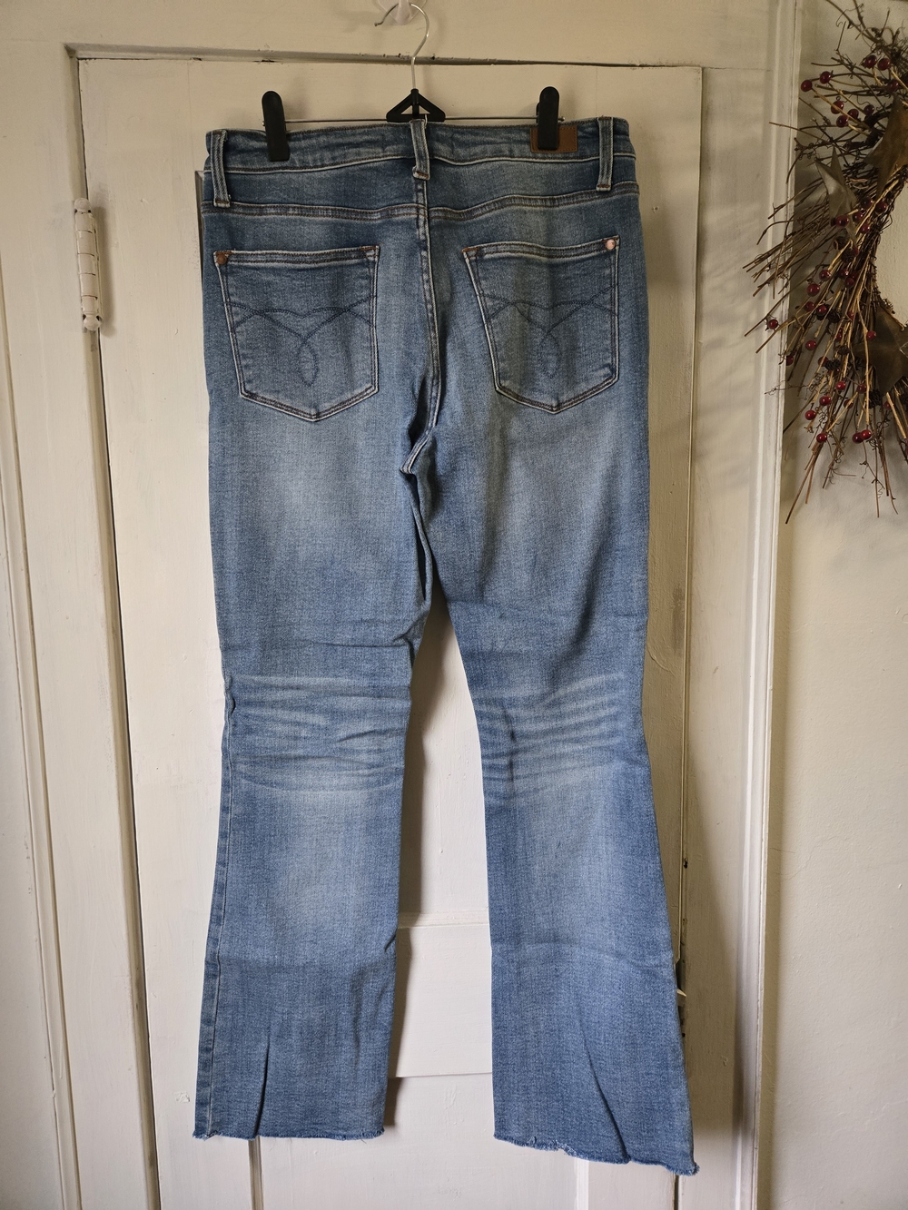 Judy Blue Light Blue Bootcut Jeans with Raw Hem JB88604 13/31 Non-distressed